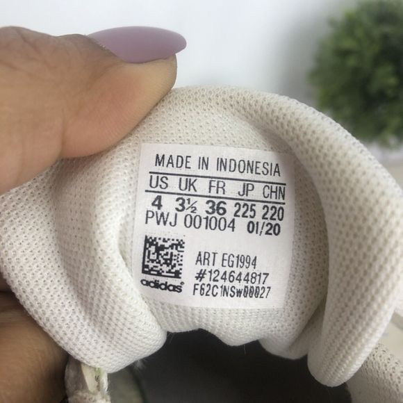 Kids Unisex Adidas Grand Court Cloudfoam Comfort Shoes. Size 4 - Picture 6 of 13